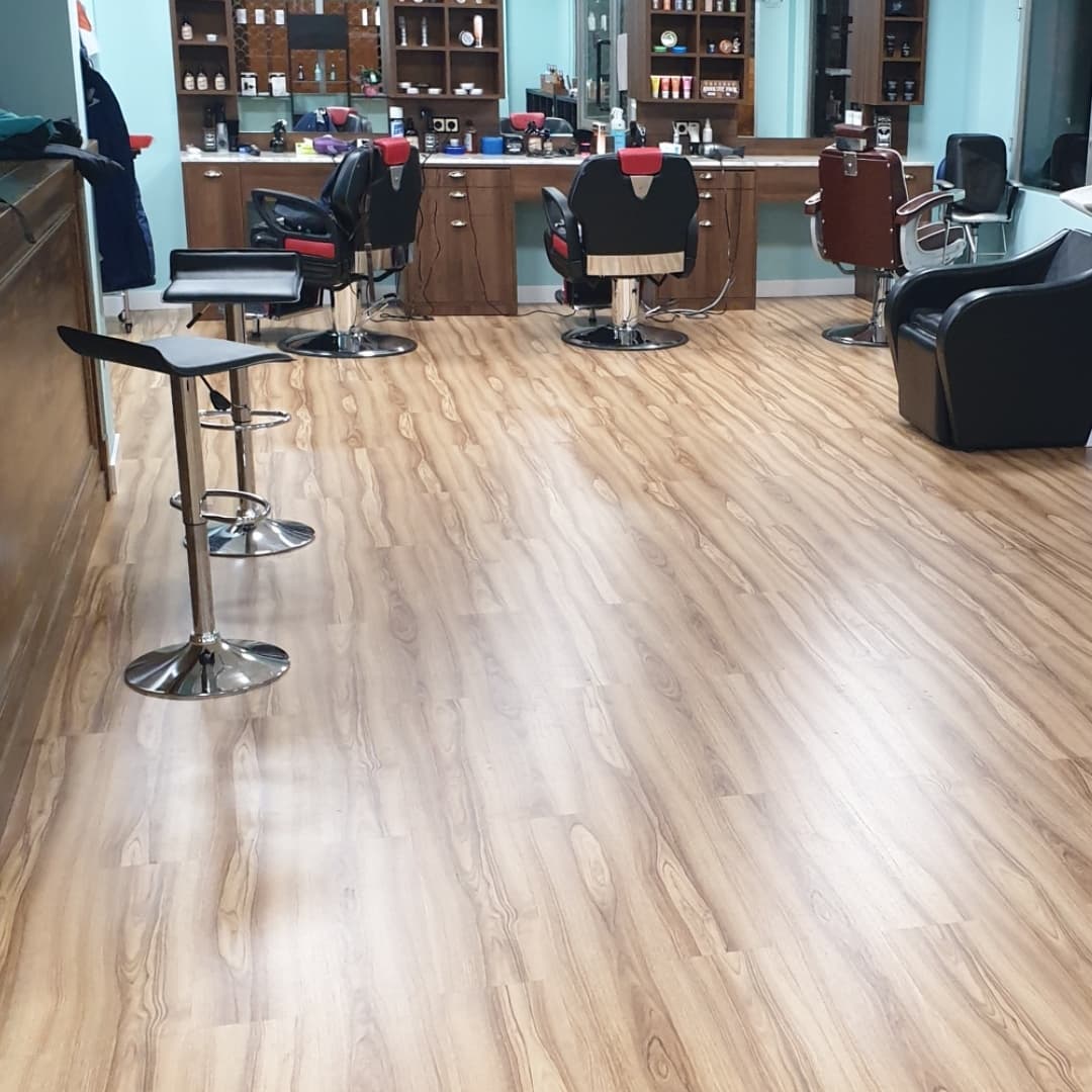 Historia Ropero Barber Shop: Crecemos juntos - escena 2