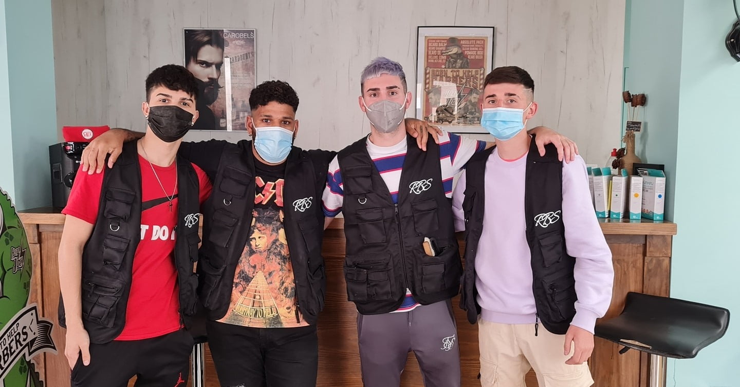 Historia Ropero Barber Shop: Crecemos juntos - escena 5