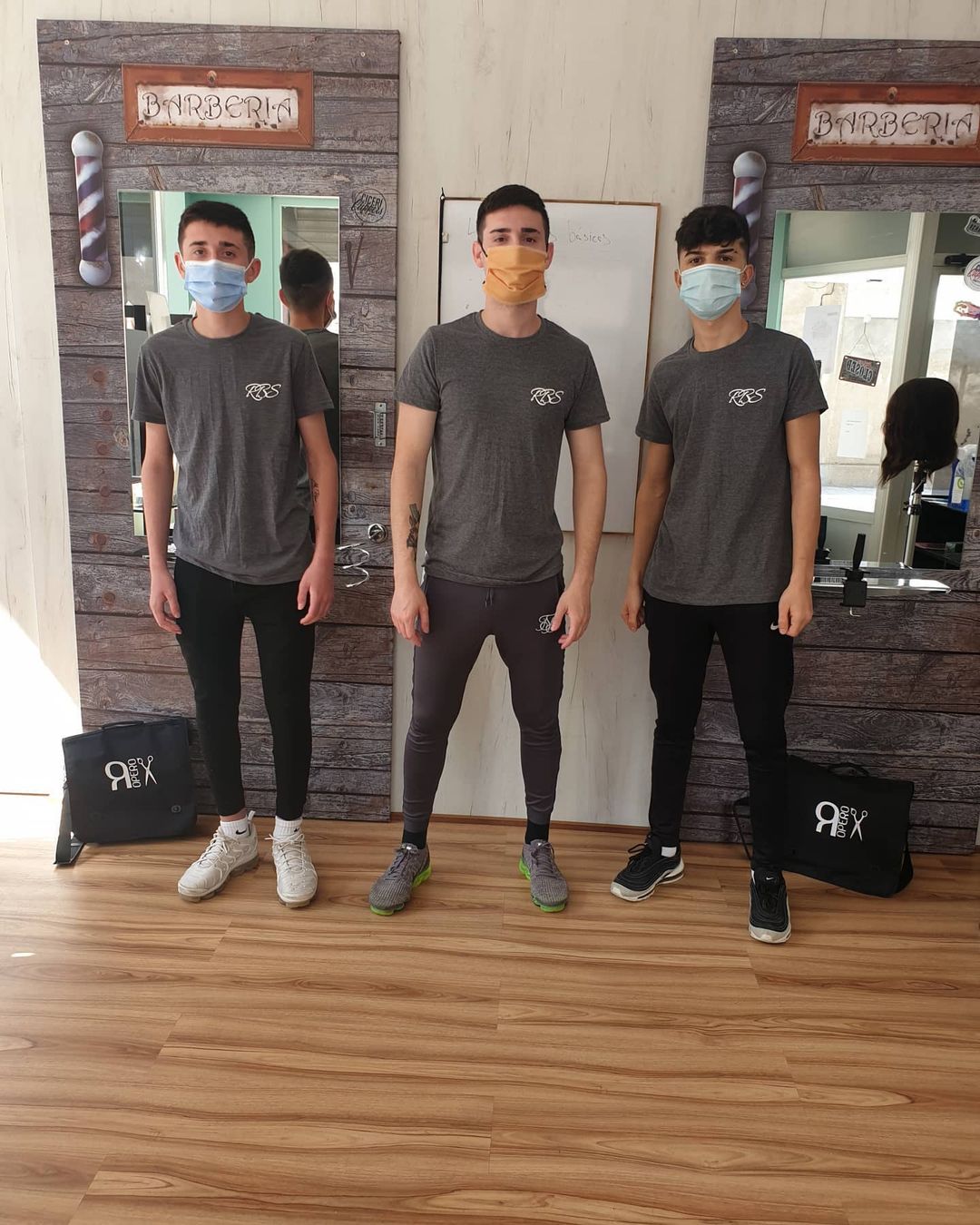 Historia Ropero Barber Shop: Crecemos juntos - escena 4